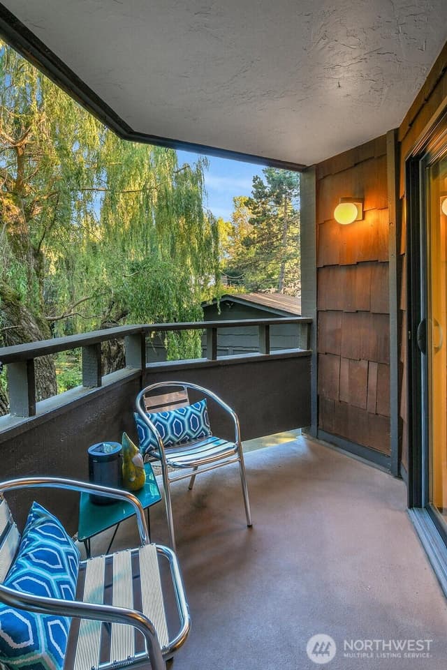 Property photo for 2300 NE 89th Street #2304, Seattle photo 4