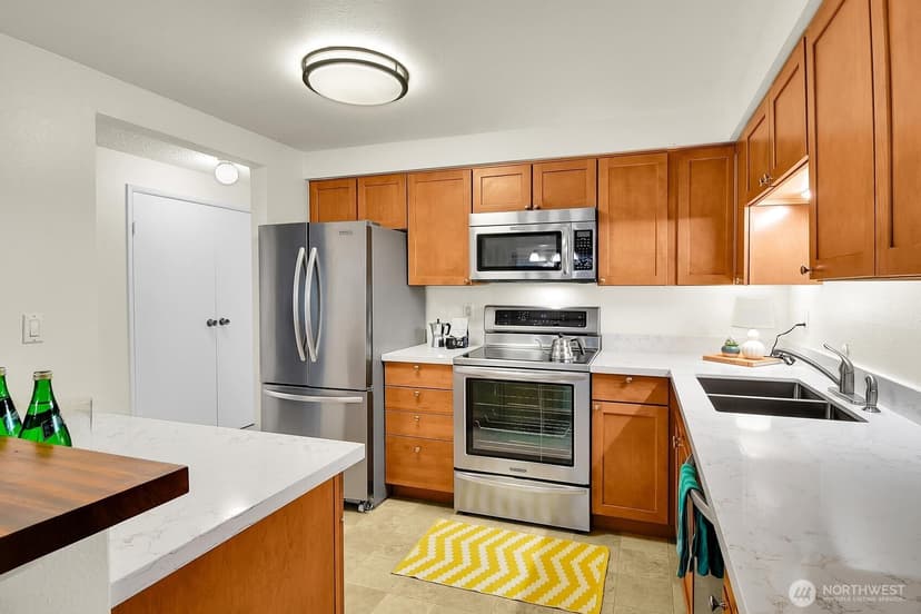 Property photo for 2300 NE 89th Street #2304, Seattle photo 11