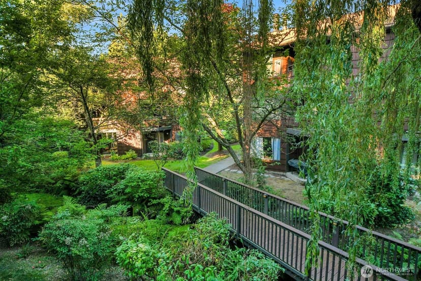 Property photo for 2300 NE 89th Street #2304, Seattle photo 6