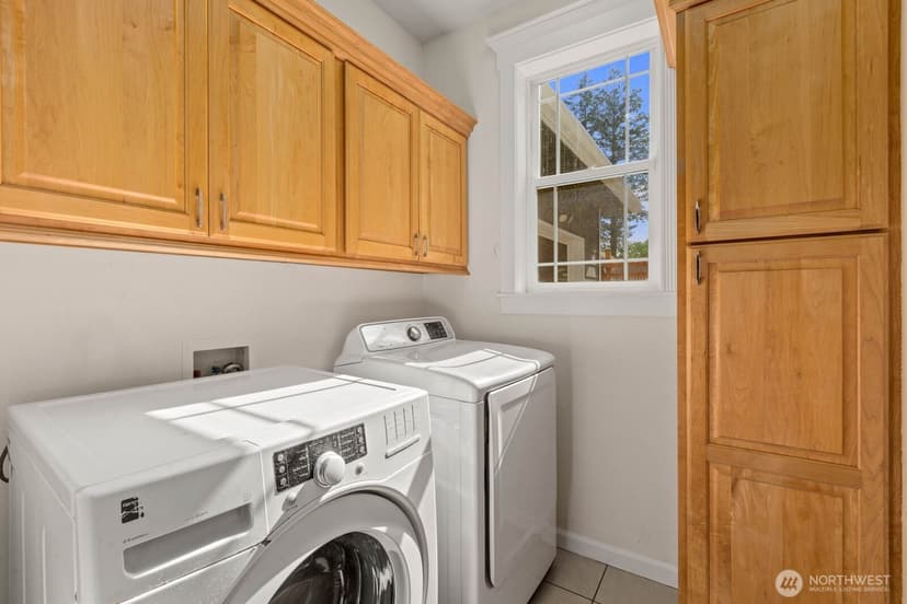 Property photo for 2106 120th Place SE, Everett photo 14