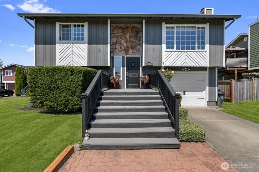Property photo for 6423 61st Street NE, Marysville