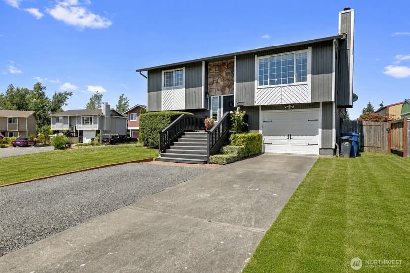 Property photo for 6423 61st Street NE, Marysville photo 3