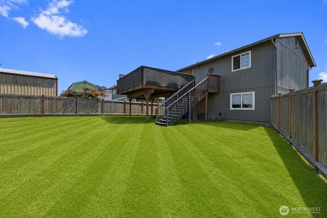Property photo for 6423 61st Street NE, Marysville photo 4