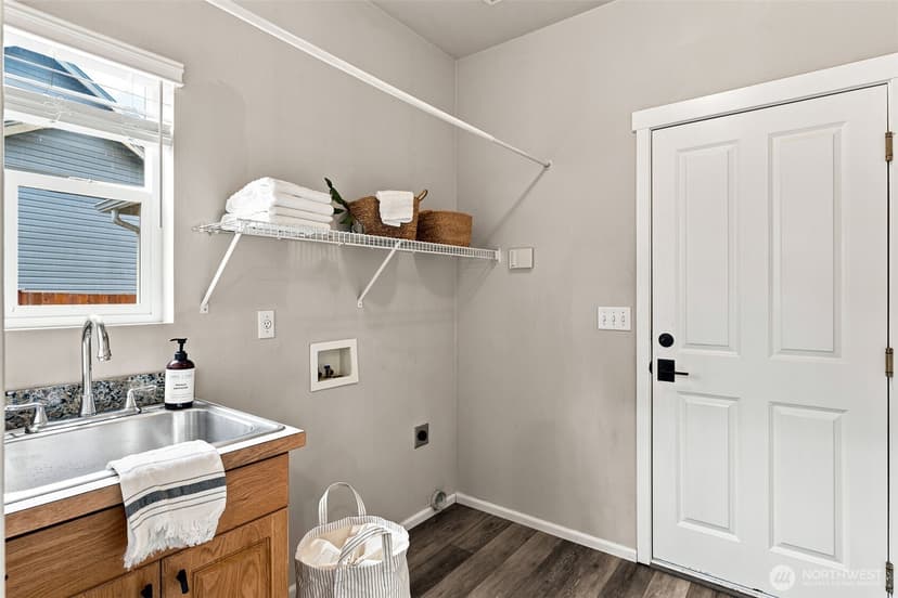 Property photo for 6602 60th Street W, University Place photo 17