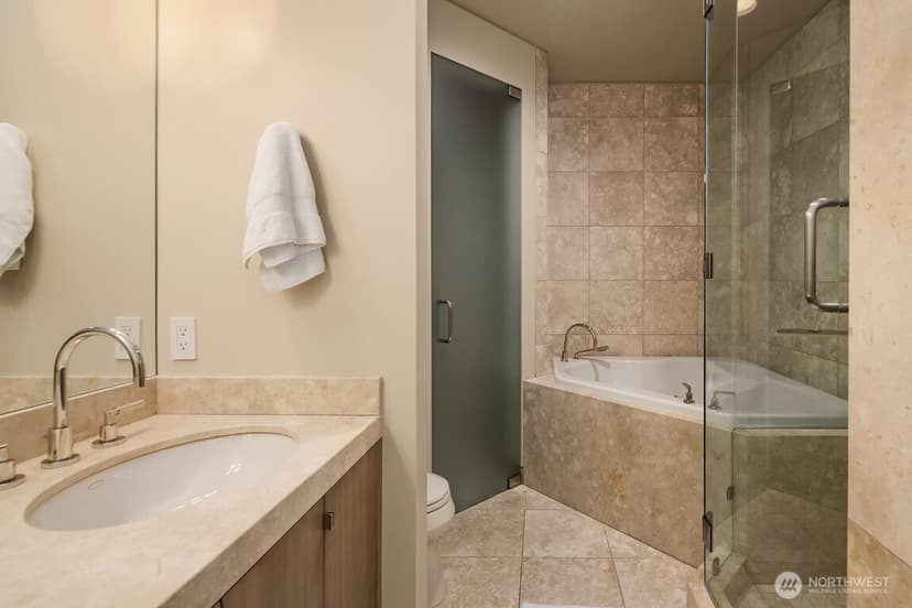 Property photo for 650 Bellevue Way NE #4004, Bellevue photo 35