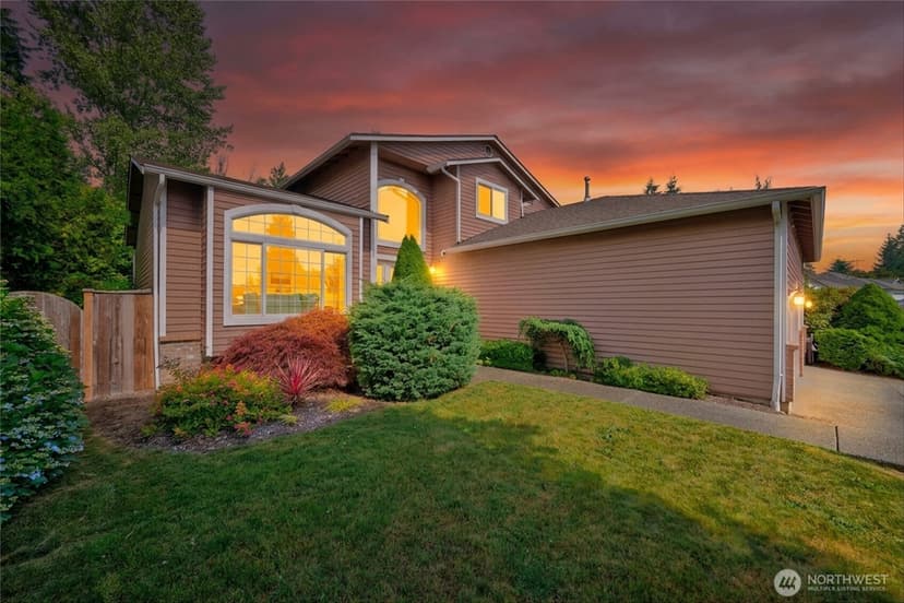 Property photo for 7813 73rd Place NE, Marysville photo 2