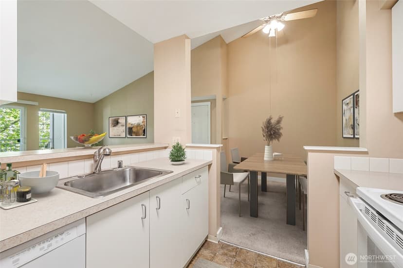 Property photo for 12303 Harbour Pointe Boulevard #EE305, Mukilteo photo 11