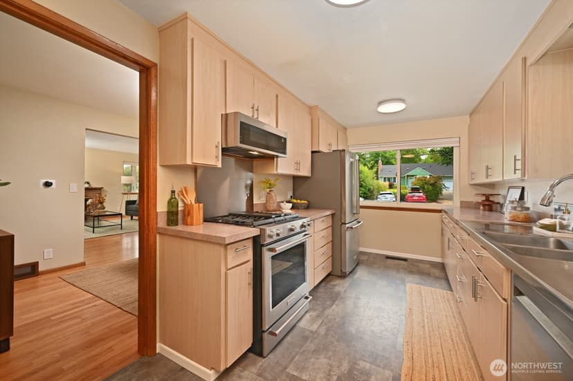 Property photo for 9823 41st Avenue SW, Seattle photo 5