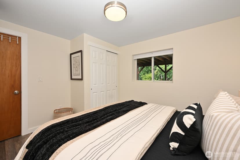 Property photo for 9823 41st Avenue SW, Seattle photo 16