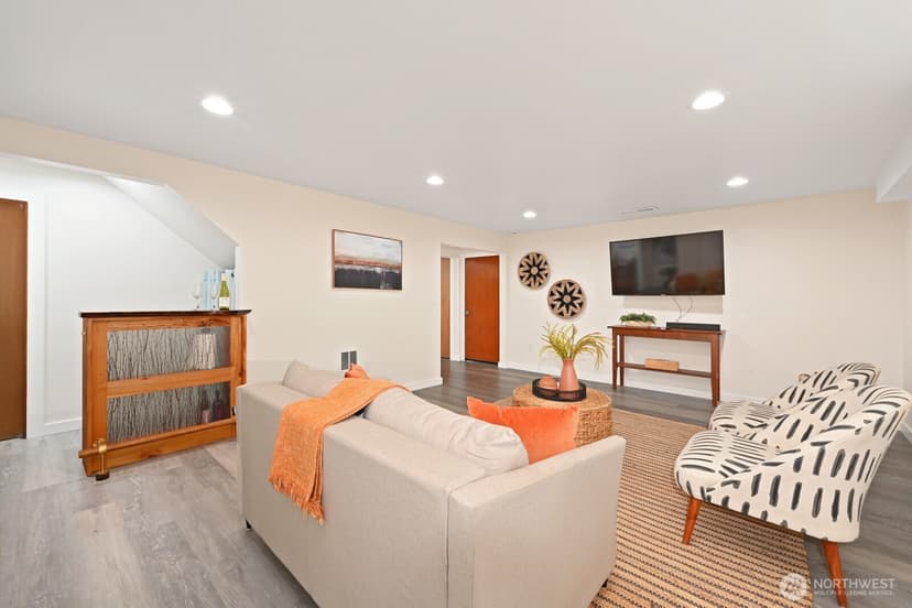 Property photo for 9823 41st Avenue SW, Seattle photo 13