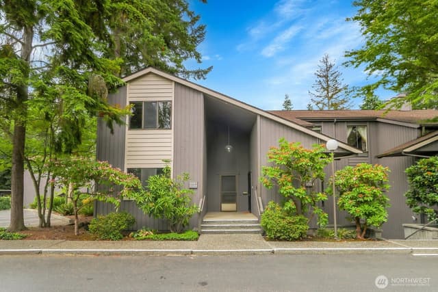 Property photo for 1541 NE 143rd Street #H5, Seattle photo 2