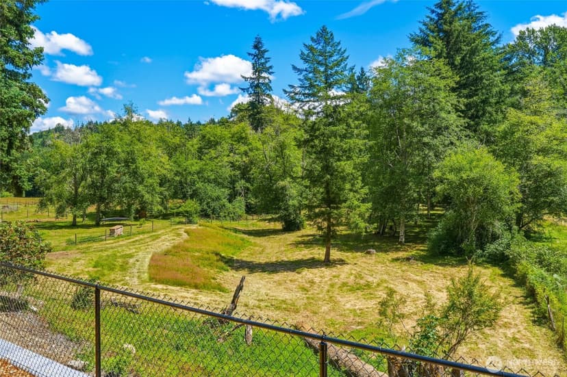 Property photo for 1615 Russell Road, Snohomish photo 32