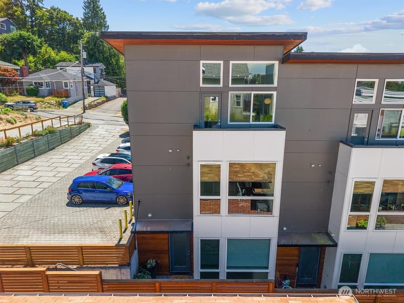 Property photo for 7016 California Avenue SW #E, Seattle photo 38