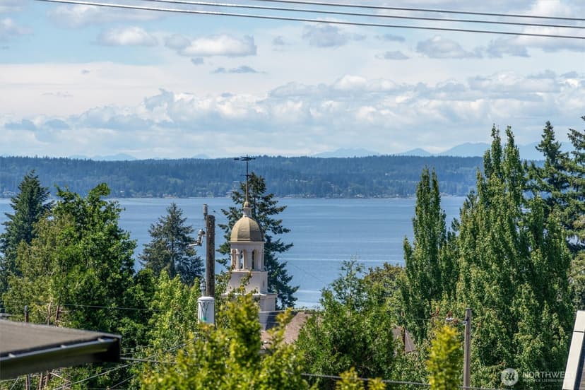 Property photo for 7016 California Avenue SW #E, Seattle