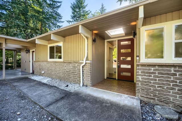 Property photo for 2130 140th Place SE, Bellevue