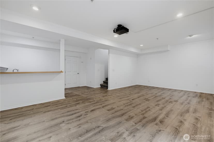 Property photo for 9729 26th Avenue SW #404, Seattle photo 30