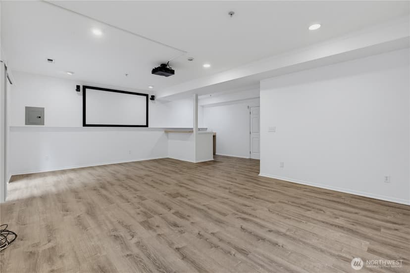 Property photo for 9729 26th Avenue SW #404, Seattle photo 29