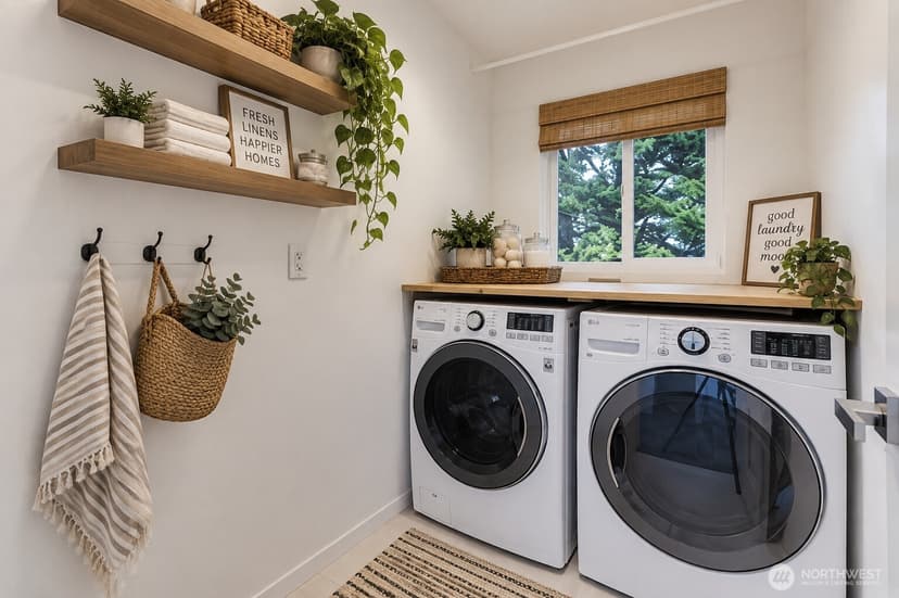 Property photo for 9729 26th Avenue SW #404, Seattle photo 26