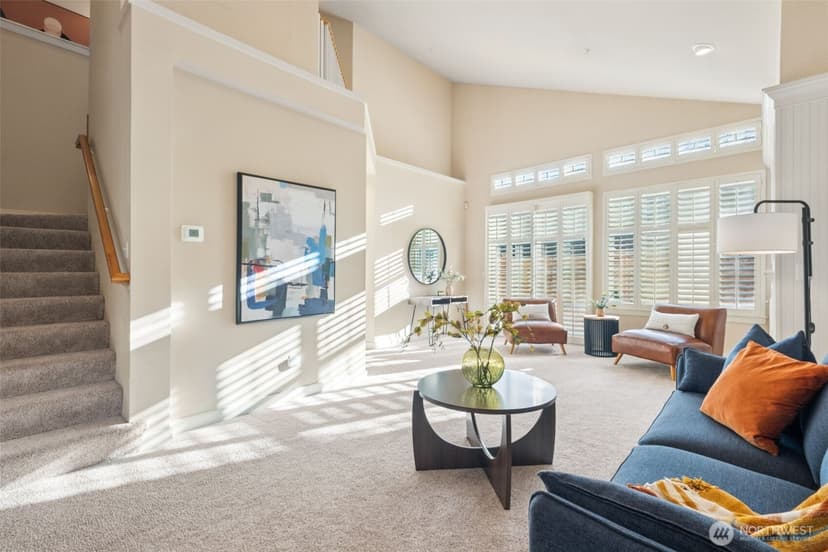 Property photo for 120 Newport Way NW #16, Issaquah photo 4