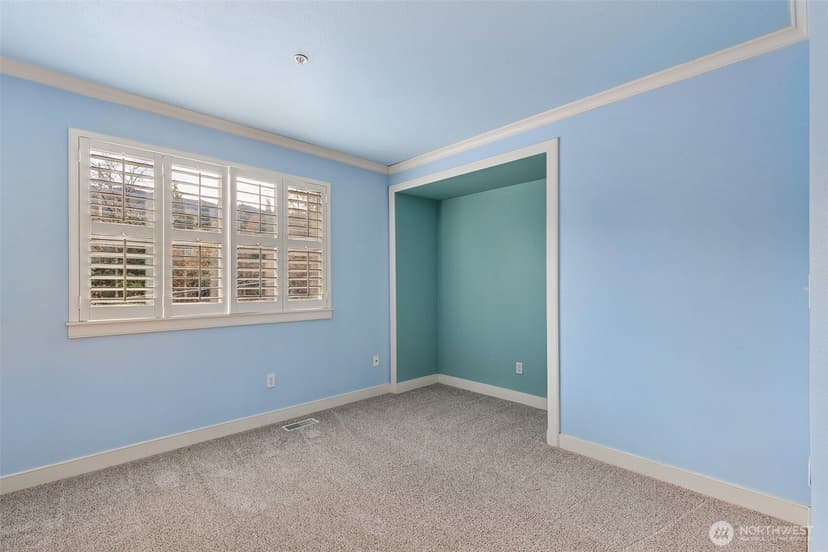 Property photo for 120 Newport Way NW #16, Issaquah photo 21