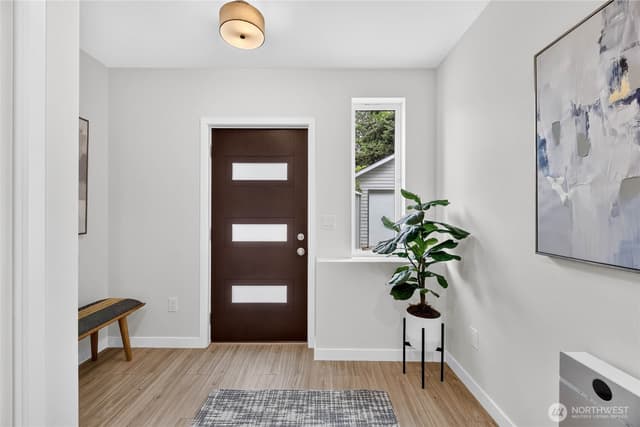 Property photo for 5039 41st Avenue SW #1, Seattle photo 4