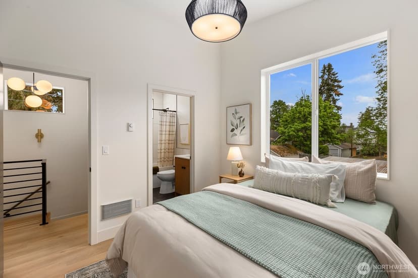 Property photo for 3307 S Hanford Street, Seattle photo 15