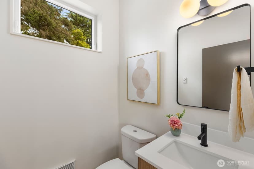 Property photo for 3307 S Hanford Street, Seattle photo 9