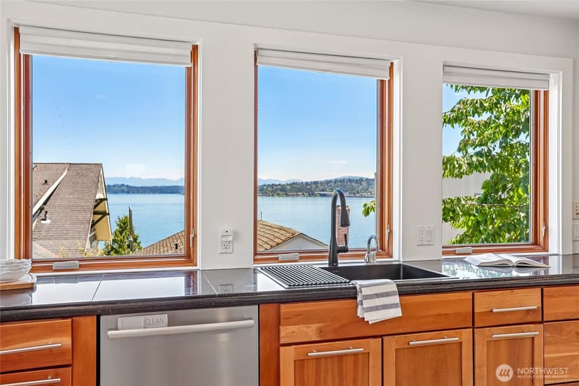 Property photo for 424 35th Avenue S, Seattle photo 15