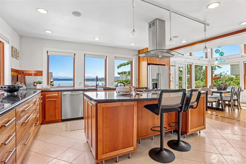 Property photo for 424 35th Avenue S, Seattle photo 14