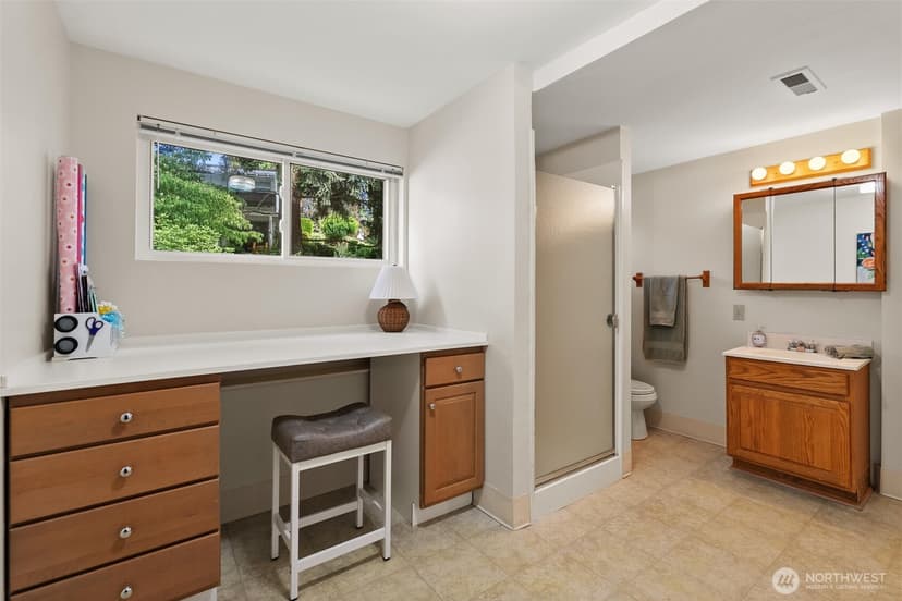 Property photo for 1036 146th Avenue SE, Bellevue photo 32
