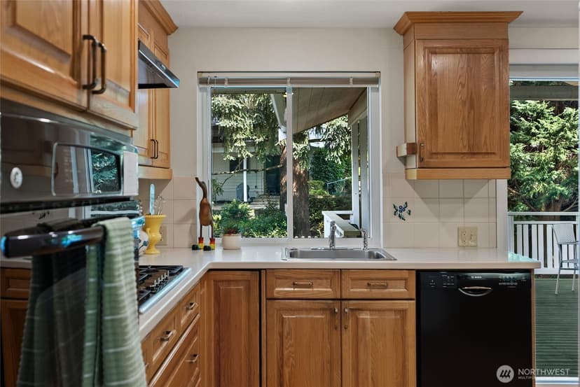 Property photo for 1036 146th Avenue SE, Bellevue photo 13