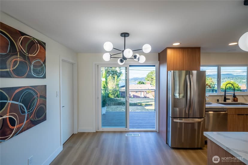 Property photo for 7716 S Mission Drive, Seattle photo 12