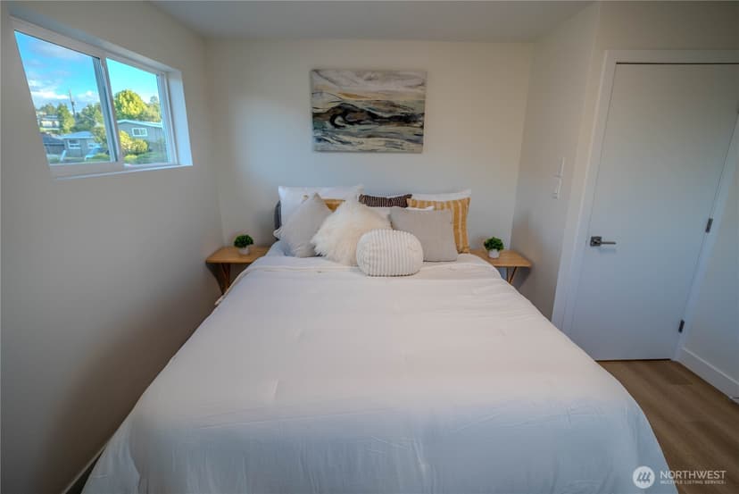 Property photo for 7716 S Mission Drive, Seattle photo 18