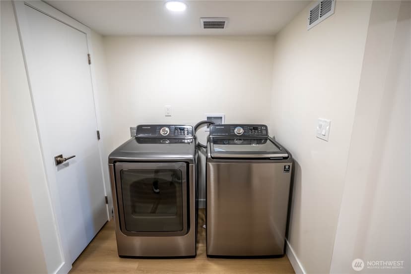 Property photo for 7716 S Mission Drive, Seattle photo 30