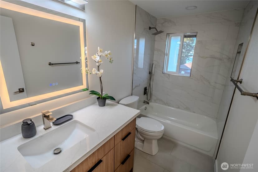 Property photo for 7716 S Mission Drive, Seattle photo 15