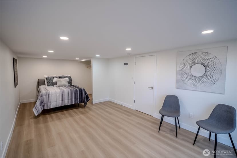 Property photo for 7716 S Mission Drive, Seattle photo 31