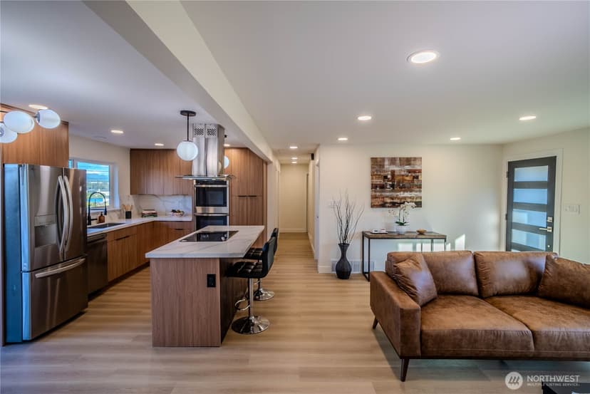 Property photo for 7716 S Mission Drive, Seattle photo 6