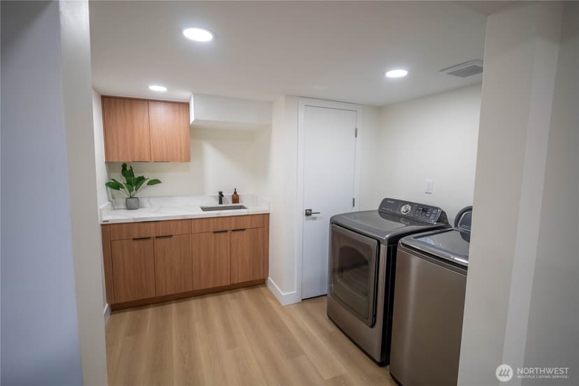 Property photo for 7716 S Mission Drive, Seattle photo 29