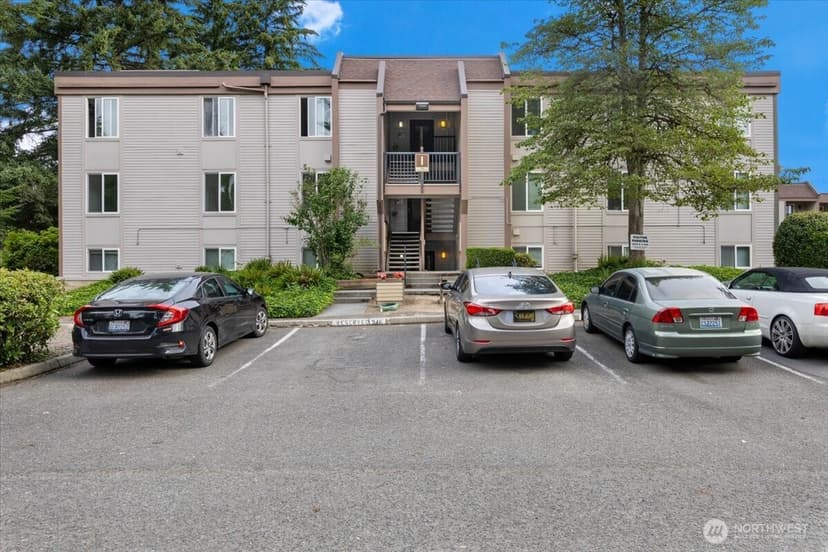 Property photo for 14600 NE 32nd Street #I15, Bellevue photo 4