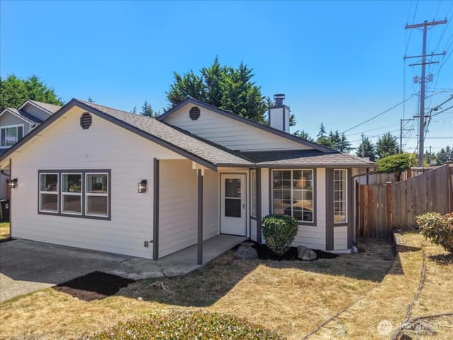 Property photo for 4902 33rd Street Ct NE, Tacoma photo 3