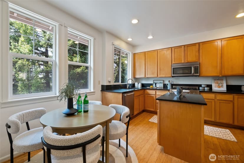 Property photo for 12140 NE 24th Street #102, Bellevue photo 10