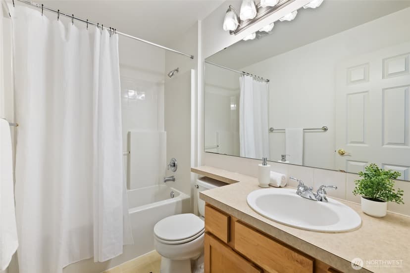 Property photo for 12140 NE 24th Street #102, Bellevue photo 19