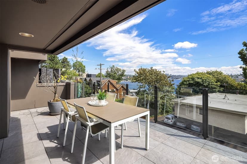 Property photo for 2040 Waverly Place N #302, Seattle photo 5