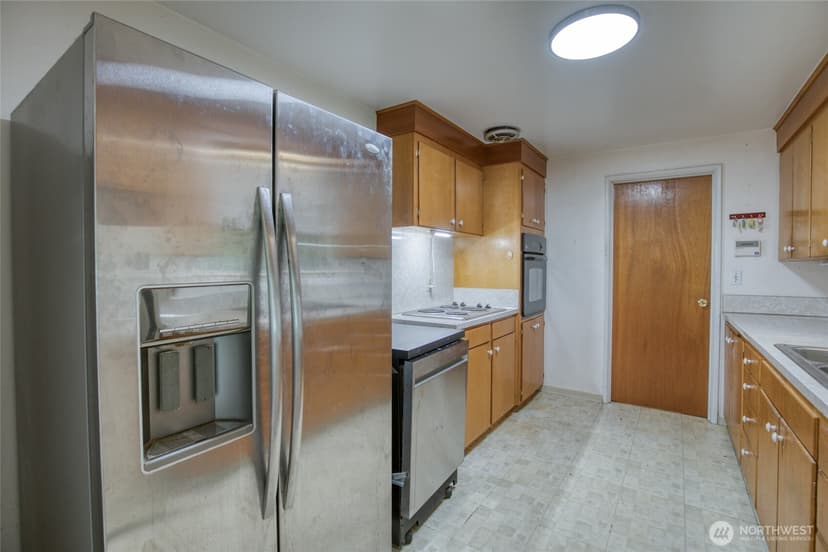 Property photo for 10704 Doten Drive SW, Lakewood photo 14
