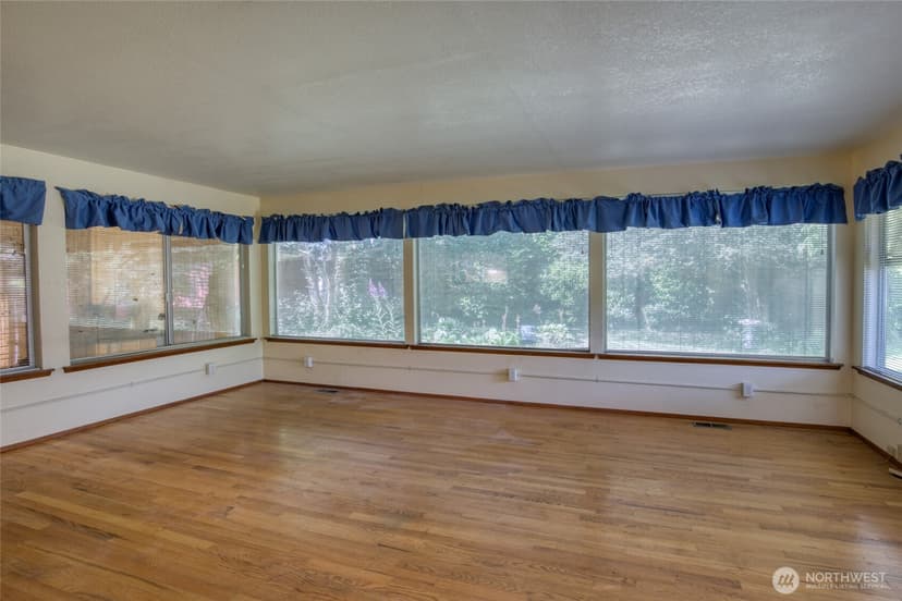 Property photo for 10704 Doten Drive SW, Lakewood photo 25