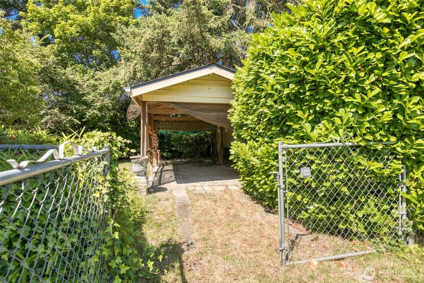 Property photo for 10704 Doten Drive SW, Lakewood photo 5