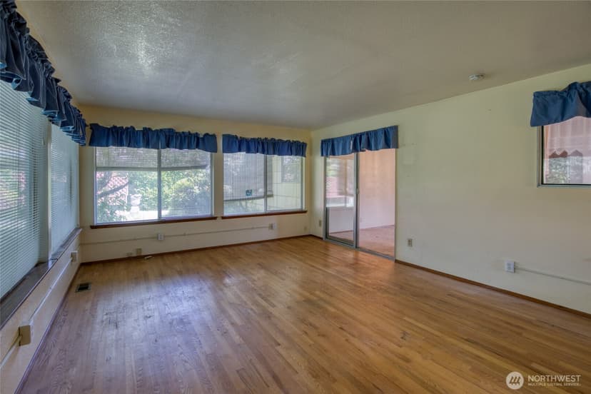 Property photo for 10704 Doten Drive SW, Lakewood photo 23