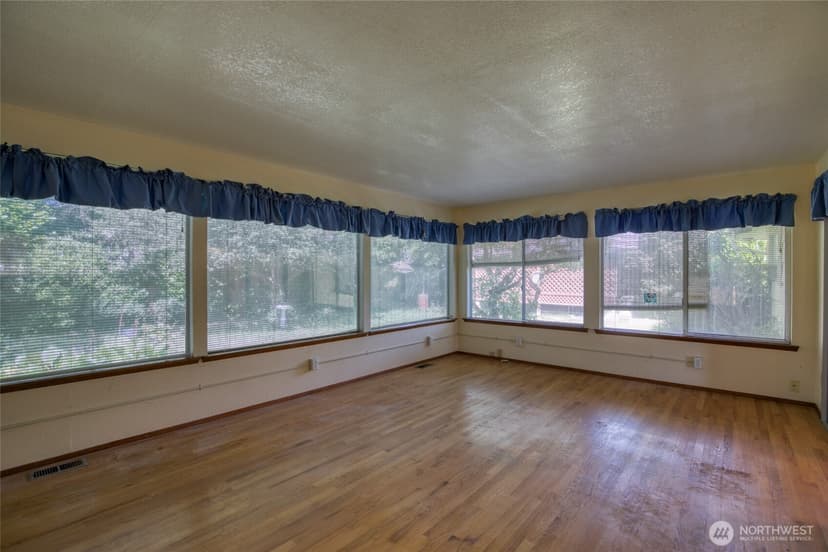 Property photo for 10704 Doten Drive SW, Lakewood photo 24