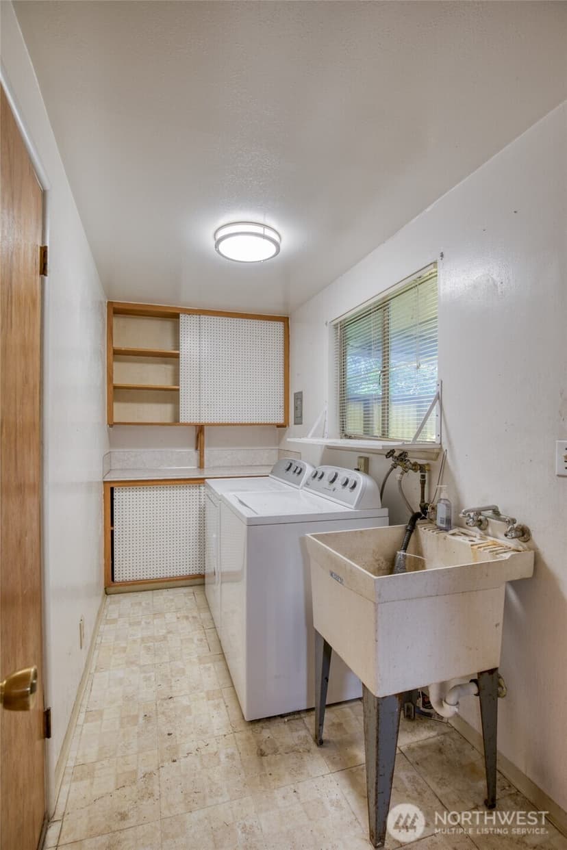 Property photo for 10704 Doten Drive SW, Lakewood photo 37