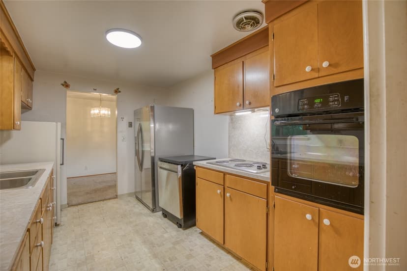 Property photo for 10704 Doten Drive SW, Lakewood photo 11